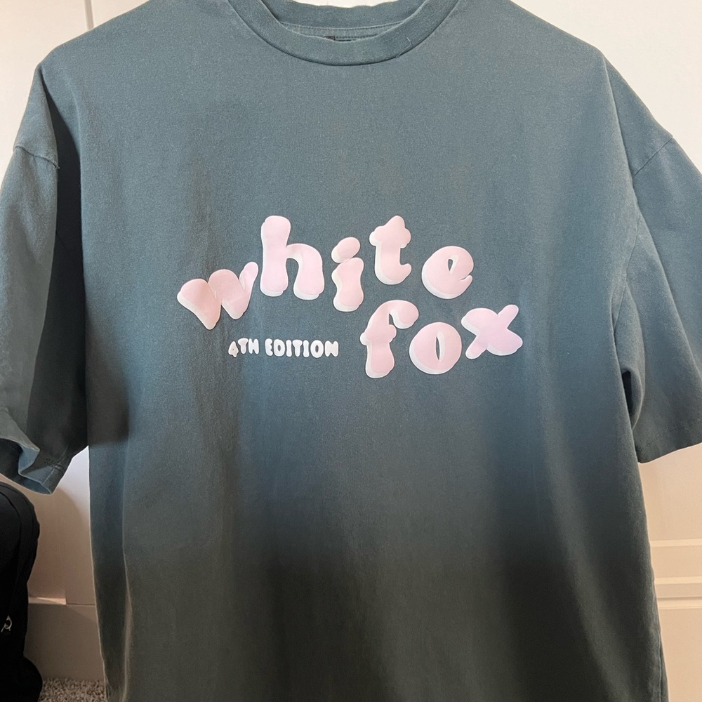 Worn White fox green/pink/white baggy shirt xs/s